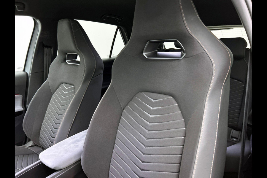 CUPRA Born Business 62 kWh | Navigatie | Apple Carplay/Android Auto | Camera Parkeersensoren | Adaptive Cruise Control | Stuurverwarming | Full Led | Climate Control | Lichtmetalen Velgen