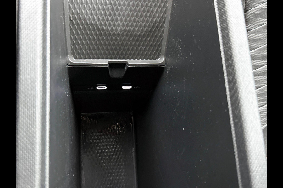 CUPRA Born Business 62 kWh | Navigatie | Apple Carplay/Android Auto | Camera Parkeersensoren | Adaptive Cruise Control | Stuurverwarming | Full Led | Climate Control | Lichtmetalen Velgen