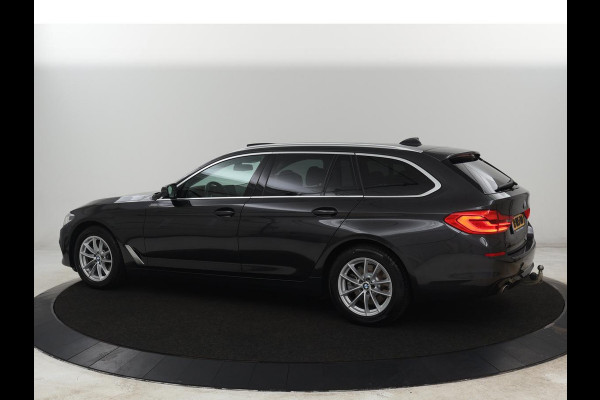 BMW 5 Serie 520i High Executive | Panoramadak | Leder | Trekhaak | Stoelverwarming | Camera | Live Cockpit | Park Assist | Carplay | Full LED | Navigatie | Climate control | Cruise control
