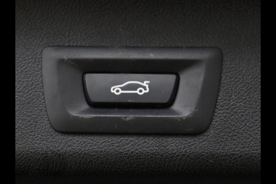 BMW 5 Serie 520i High Executive | Panoramadak | Leder | Trekhaak | Stoelverwarming | Camera | Live Cockpit | Park Assist | Carplay | Full LED | Navigatie | Climate control | Cruise control