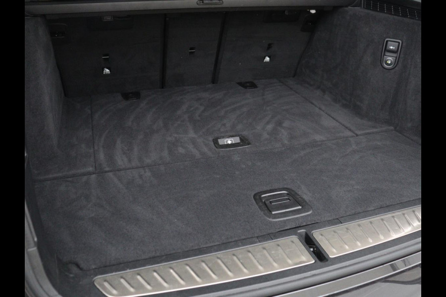 BMW 5 Serie 520i High Executive | Panoramadak | Leder | Trekhaak | Stoelverwarming | Camera | Live Cockpit | Park Assist | Carplay | Full LED | Navigatie | Climate control | Cruise control