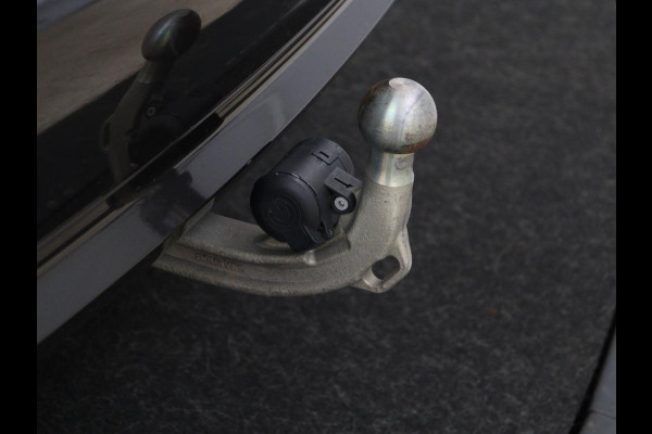 BMW 5 Serie 520i High Executive | Panoramadak | Leder | Trekhaak | Stoelverwarming | Camera | Live Cockpit | Park Assist | Carplay | Full LED | Navigatie | Climate control | Cruise control