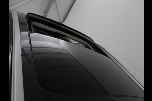 BMW 5 Serie 520i High Executive | Panoramadak | Leder | Trekhaak | Stoelverwarming | Camera | Live Cockpit | Park Assist | Carplay | Full LED | Navigatie | Climate control | Cruise control