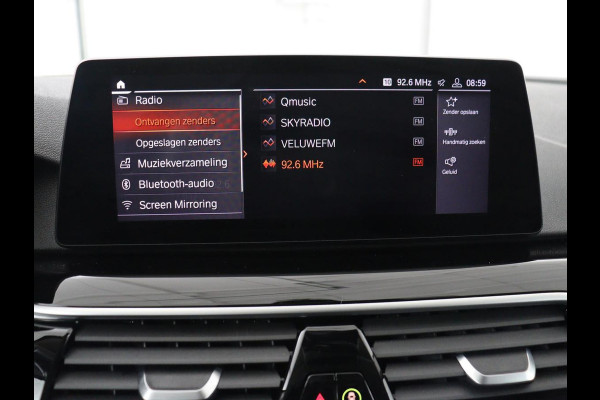 BMW 5 Serie 520i High Executive | Panoramadak | Leder | Trekhaak | Stoelverwarming | Camera | Live Cockpit | Park Assist | Carplay | Full LED | Navigatie | Climate control | Cruise control