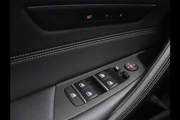 BMW 5 Serie 520i High Executive | Panoramadak | Leder | Trekhaak | Stoelverwarming | Camera | Live Cockpit | Park Assist | Carplay | Full LED | Navigatie | Climate control | Cruise control