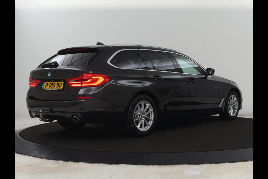 BMW 5 Serie 520i High Executive | Panoramadak | Leder | Trekhaak | Stoelverwarming | Camera | Live Cockpit | Park Assist | Carplay | Full LED | Navigatie | Climate control | Cruise control