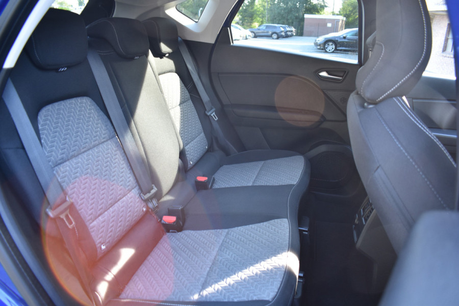 Renault Captur 1.0 TCe LIMITED CRUISE/NAVI/KEYLESS