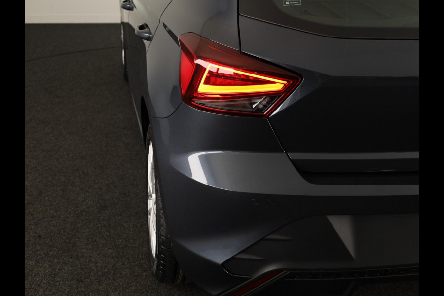 Seat Ibiza SEAT Ibiza Style plus 1.0 EcoTSI 95 pk Magnetic Tech Metallic | Park Assist | Apple Carplay | Cruise control