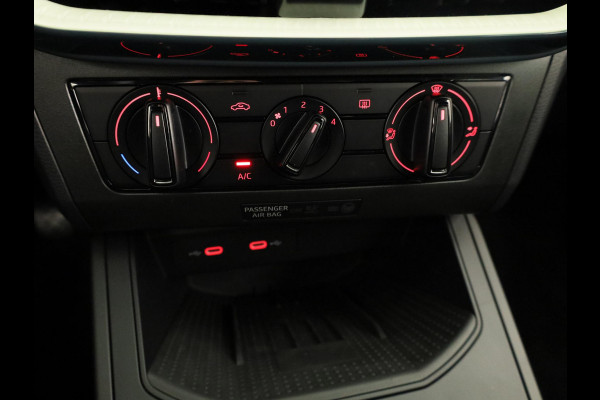 Seat Ibiza SEAT Ibiza Style plus 1.0 EcoTSI 95 pk Magnetic Tech Metallic | Park Assist | Apple Carplay | Cruise control