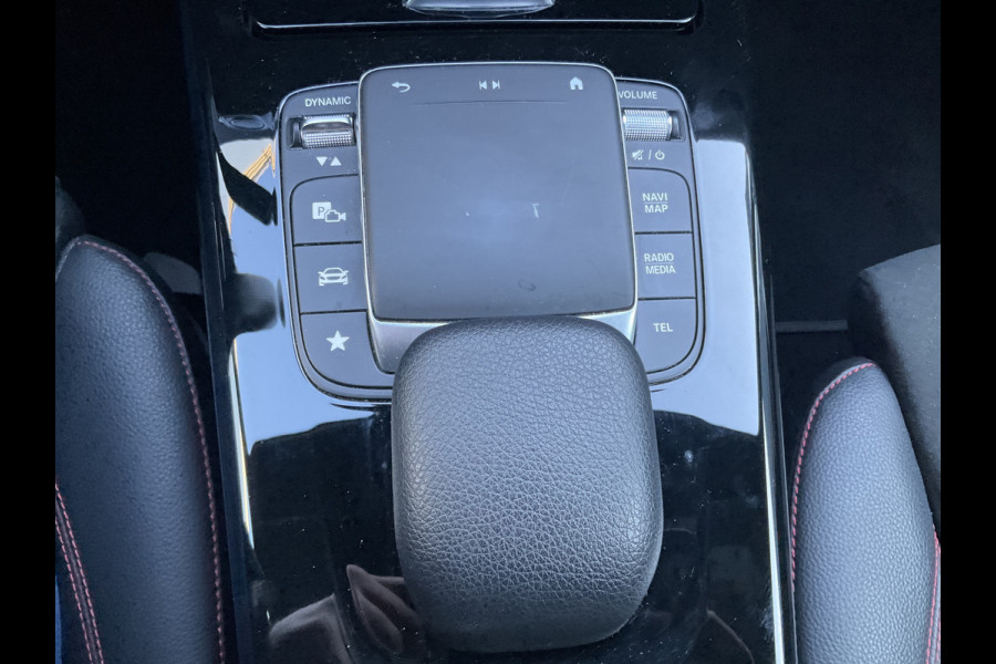 Mercedes-Benz A-Klasse 180 Aut7 Solution AMG Carplay Navi/Cam Stoelverw. Business