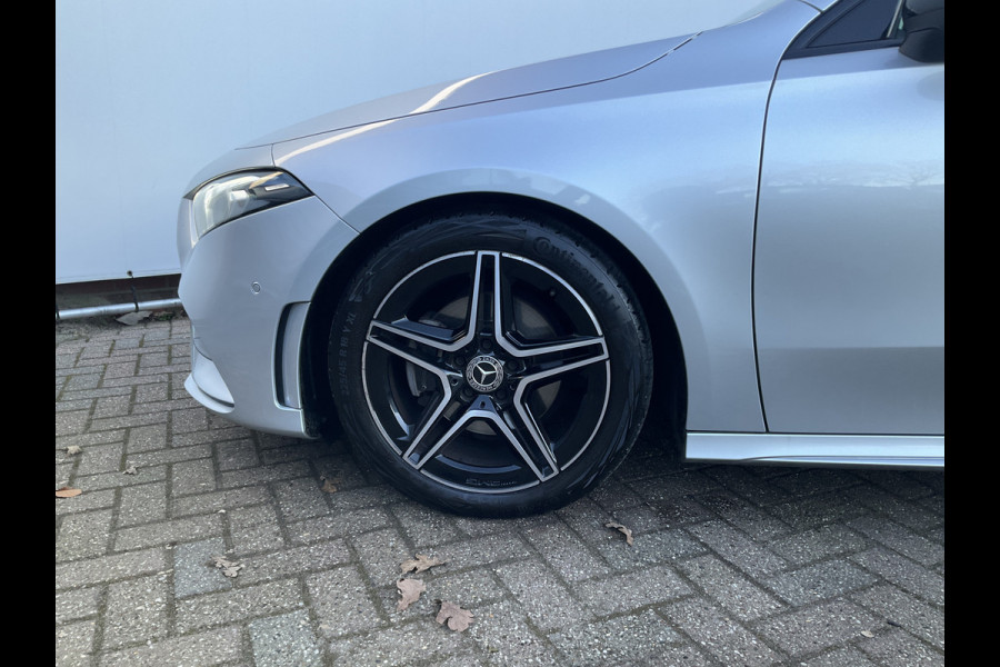 Mercedes-Benz A-Klasse 180 Aut7 Solution AMG Carplay Navi/Cam Stoelverw. Business