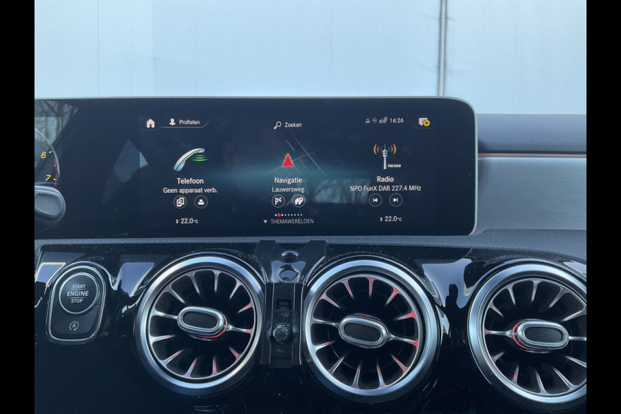 Mercedes-Benz A-Klasse 180 Aut7 Solution AMG Carplay Navi/Cam Stoelverw. Business