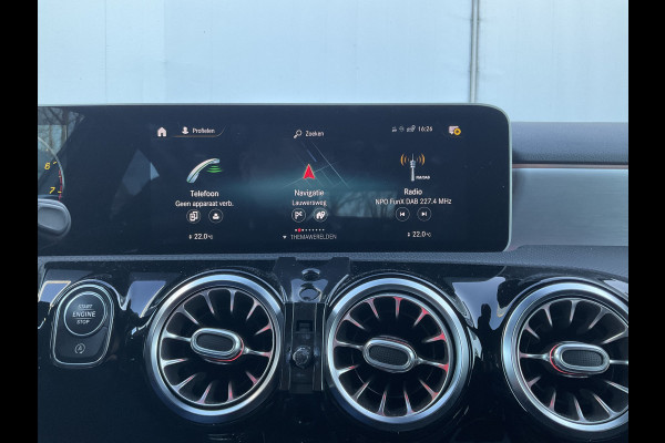 Mercedes-Benz A-Klasse 180 Aut7 Solution AMG Carplay Navi/Cam Stoelverw. Business