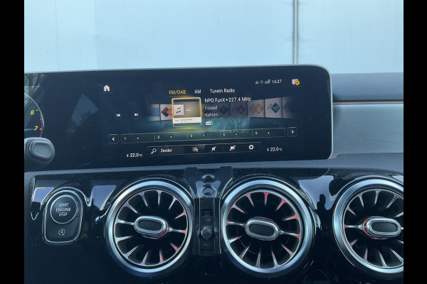 Mercedes-Benz A-Klasse 180 Aut7 Solution AMG Carplay Navi/Cam Stoelverw. Business