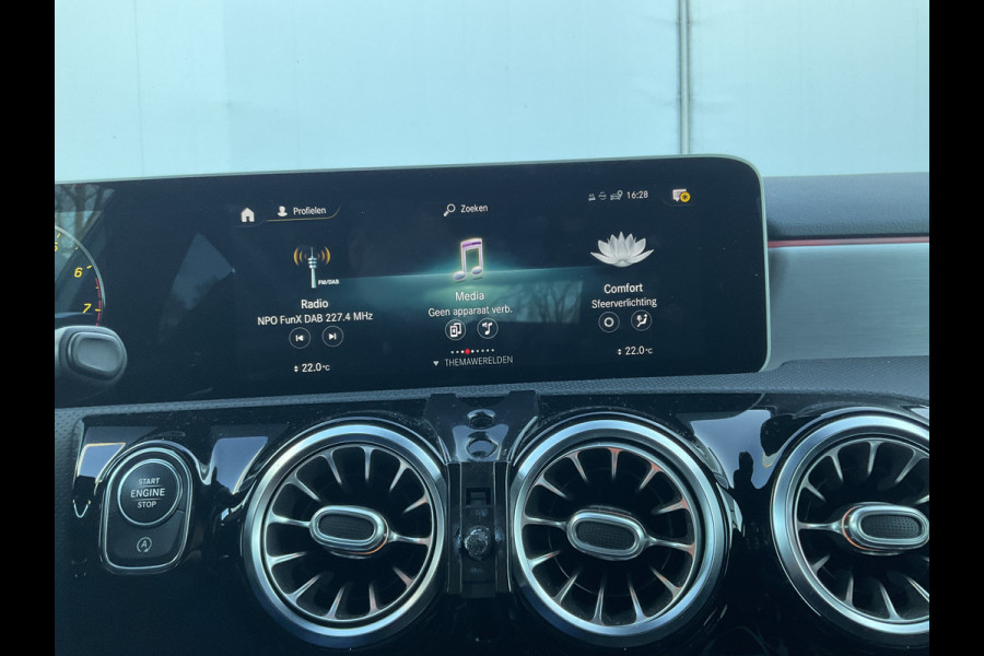 Mercedes-Benz A-Klasse 180 Aut7 Solution AMG Carplay Navi/Cam Stoelverw. Business
