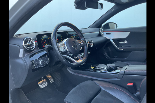 Mercedes-Benz A-Klasse 180 Aut7 Solution AMG Carplay Navi/Cam Stoelverw. Business
