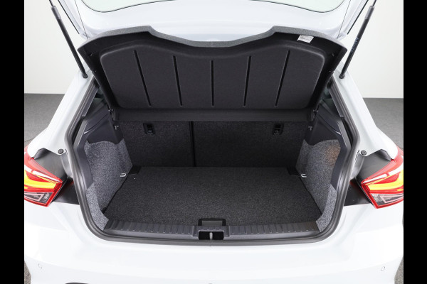 Seat Ibiza 1.0 EcoTSI 95 pk Style | Glacial White Metallic | Apple Carplay | Park Assist | Cruise Control