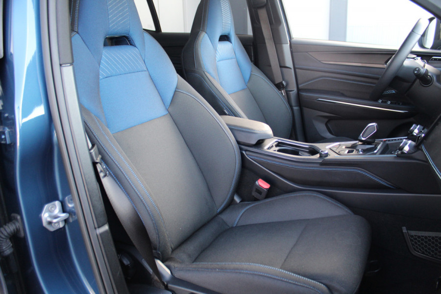 Lynk & Co 01 1.5-180pk AUTOMAAT ! Luxe hybride rijden voor een reëel bedrag ! Trekgewicht 1.800kg ! Autm. airco, navigatie, telefoonvoorb., metallic lak, LM wielen, elektr. panodak, camera 360gr., adaptieve cruise cntrl., LED verlichting, Apple carplay/Android auto etc etc