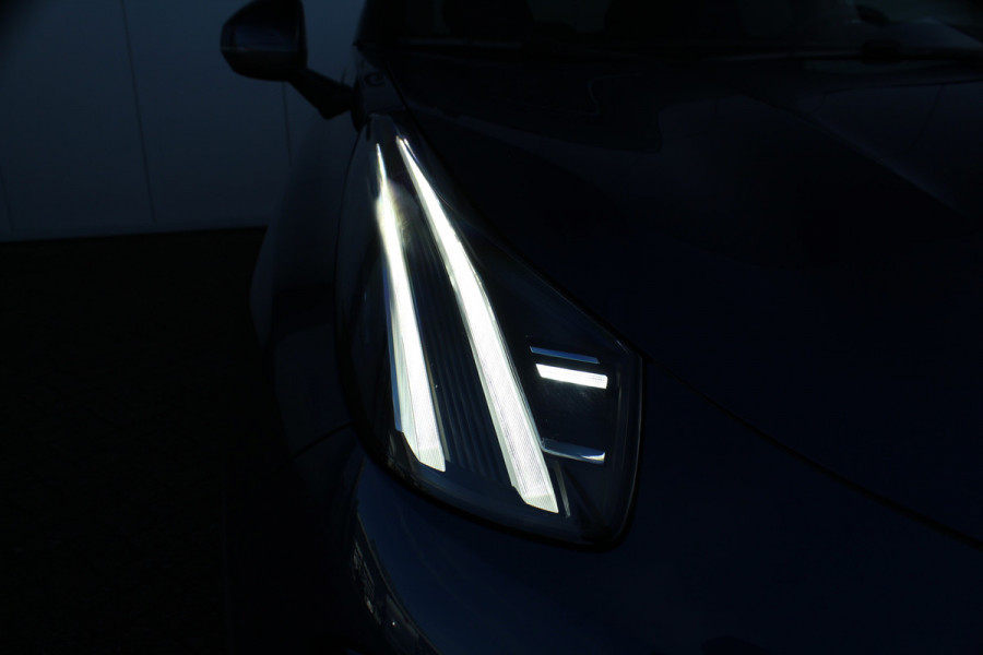 Lynk & Co 01 1.5-180pk AUTOMAAT ! Luxe hybride rijden voor een reëel bedrag ! Trekgewicht 1.800kg ! Autm. airco, navigatie, telefoonvoorb., metallic lak, LM wielen, elektr. panodak, camera 360gr., adaptieve cruise cntrl., LED verlichting, Apple carplay/Android auto etc etc