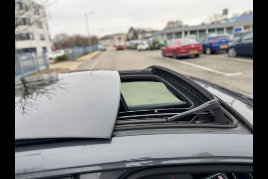 Volkswagen Golf 2.0 TSI GTI Clubsport Panorama IQ Led ACC 300 PK