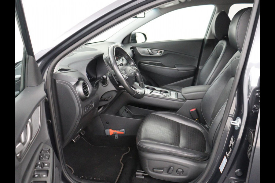 Hyundai Kona EV Limited 64 kWh | SOH 100% | 3 Fase | Stoelventilatie | Head-Up | Adaptive cruise | Camera | Leder | Carplay | Achterbankverwarming | Warmtepomp | Keyless | Full LED | Dodehoek detectie