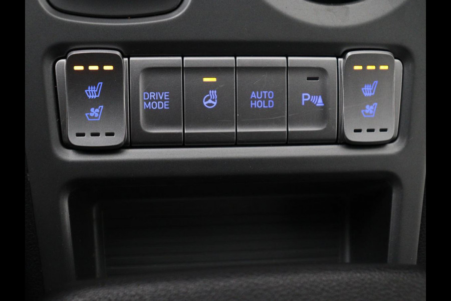 Hyundai Kona EV Limited 64 kWh | SOH 100% | 3 Fase | Stoelventilatie | Head-Up | Adaptive cruise | Camera | Leder | Carplay | Achterbankverwarming | Warmtepomp | Keyless | Full LED | Dodehoek detectie