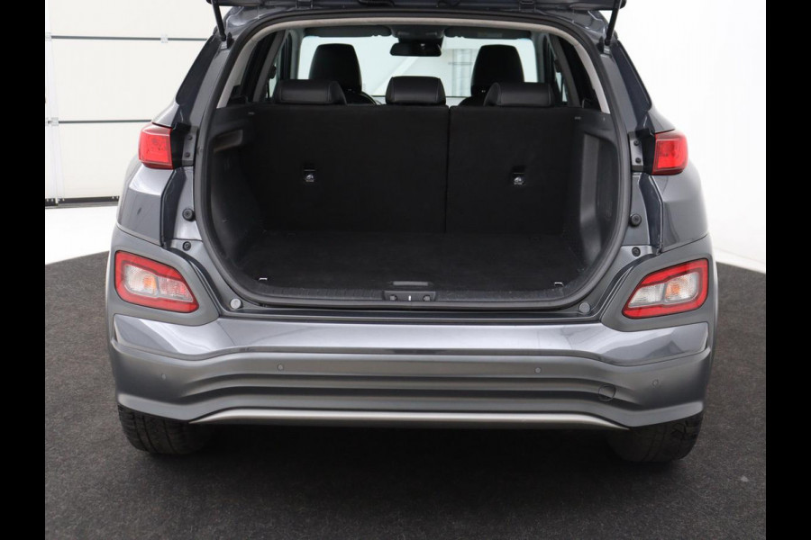 Hyundai Kona EV Limited 64 kWh | SOH 100% | 3 Fase | Stoelventilatie | Head-Up | Adaptive cruise | Camera | Leder | Carplay | Achterbankverwarming | Warmtepomp | Keyless | Full LED | Dodehoek detectie