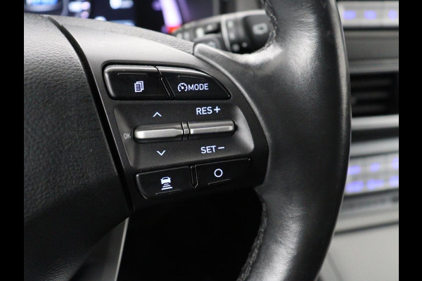 Hyundai Kona EV Limited 64 kWh | SOH 100% | 3 Fase | Stoelventilatie | Head-Up | Adaptive cruise | Camera | Leder | Carplay | Achterbankverwarming | Warmtepomp | Keyless | Full LED | Dodehoek detectie