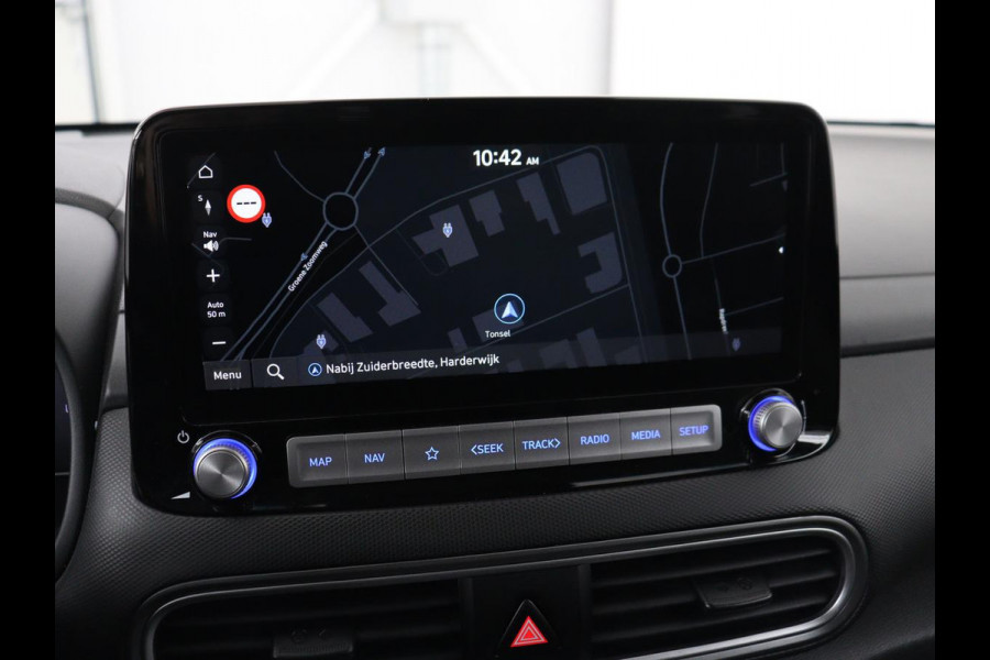 Hyundai Kona EV Limited 64 kWh | SOH 100% | 3 Fase | Stoelventilatie | Head-Up | Adaptive cruise | Camera | Leder | Carplay | Achterbankverwarming | Warmtepomp | Keyless | Full LED | Dodehoek detectie