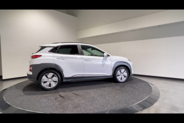Hyundai Kona EV Fashion 64 kWh | Half leder | head ups display | achteruitrijcamera