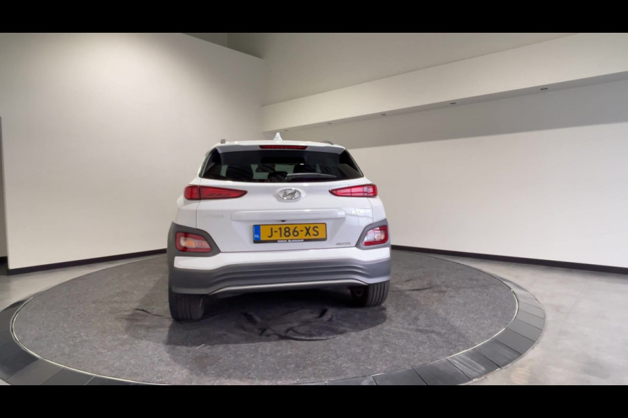 Hyundai Kona EV Fashion 64 kWh | Half leder | head ups display | achteruitrijcamera