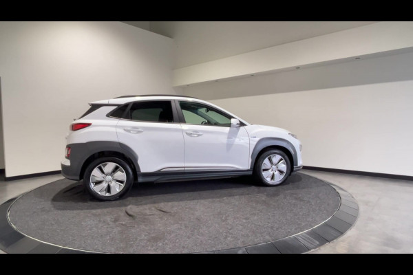Hyundai Kona EV Fashion 64 kWh | Half leder | head ups display | achteruitrijcamera