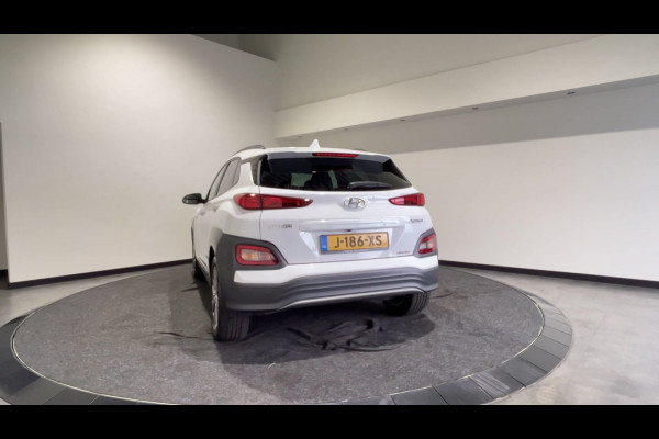 Hyundai Kona EV Fashion 64 kWh | Half leder | head ups display | achteruitrijcamera