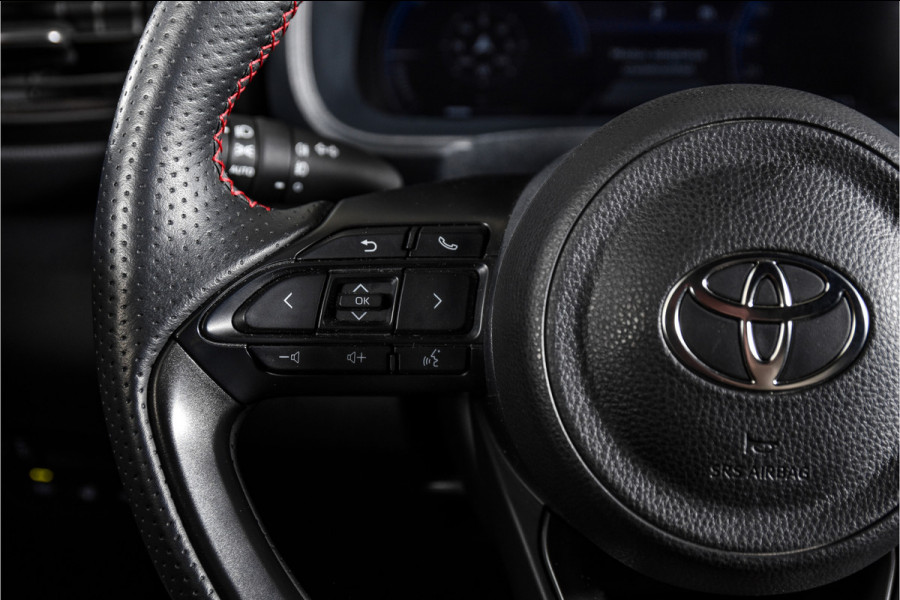 Toyota Yaris Cross 1.5 Hybrid 130 GR Sport | Adapt.Cruise | Head-up | 360 Camera | Stoel+Stuurverw. | Dig.Cockpit | NAV + App.Connect (Draadloos) | ECC | LM 18" | 6116