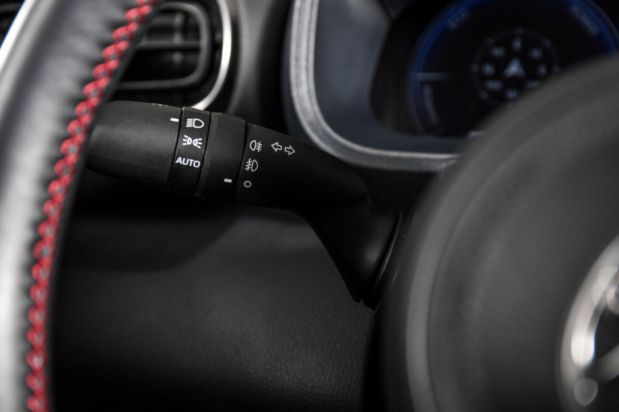 Toyota Yaris Cross 1.5 Hybrid 130 GR Sport | Adapt.Cruise | Head-up | 360 Camera | Stoel+Stuurverw. | Dig.Cockpit | NAV + App.Connect (Draadloos) | ECC | LM 18" | 6116