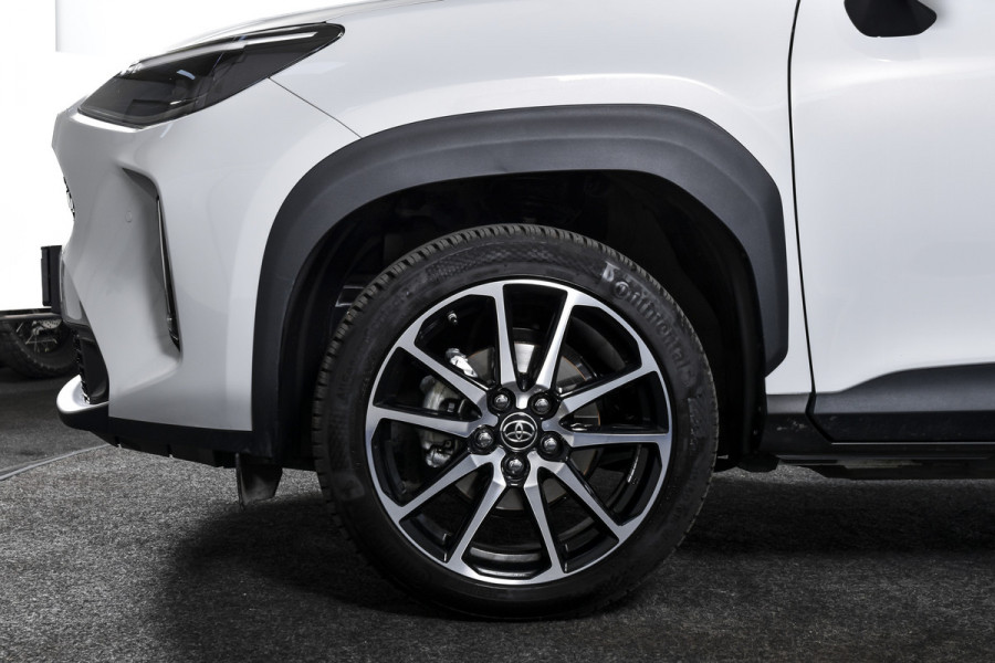 Toyota Yaris Cross 1.5 Hybrid 130 GR Sport | Adapt.Cruise | Head-up | 360 Camera | Stoel+Stuurverw. | Dig.Cockpit | NAV + App.Connect (Draadloos) | ECC | LM 18" | 6116