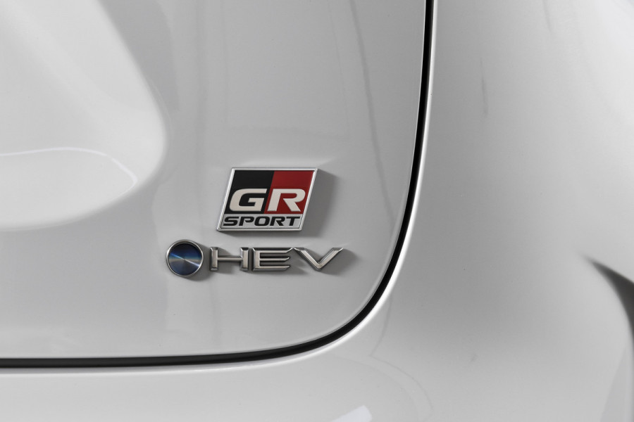 Toyota Yaris Cross 1.5 Hybrid 130 GR Sport | Adapt.Cruise | Head-up | 360 Camera | Stoel+Stuurverw. | Dig.Cockpit | NAV + App.Connect (Draadloos) | ECC | LM 18" | 6116