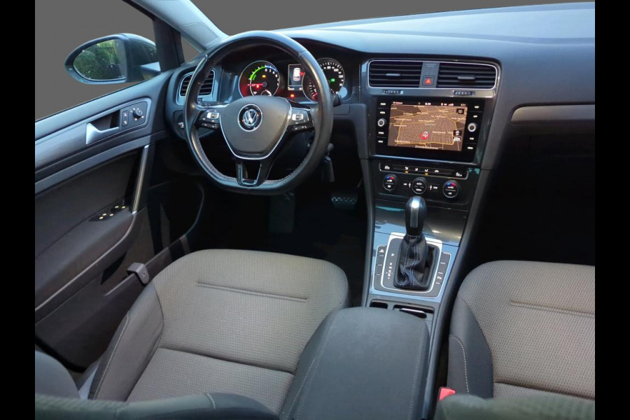 Volkswagen e-Golf E-DITION Navigatie Camera LED Acc Pdc Lm Velgen