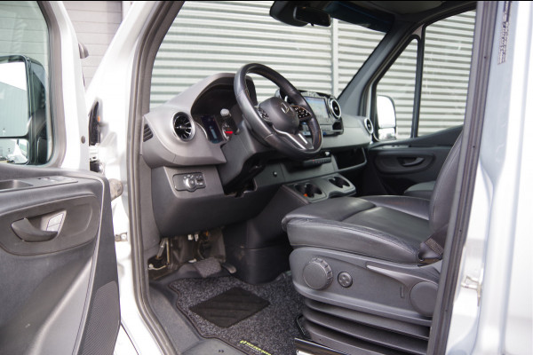 Mercedes-Benz Sprinter 319 3.0 CDI V6 L2H1 AUT. LED, MBUX 10'', 3.5T TREKHAAK, LEDER, 360 CAMERA, ADAPT. CRUISE, CLIMA, NAVI, PARKEERSENSOREN, NL AUTO,