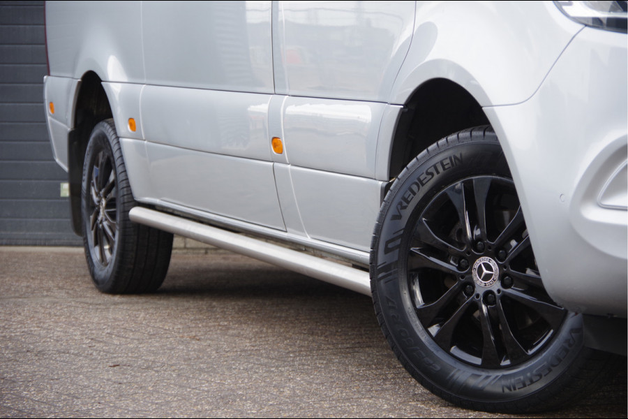 Mercedes-Benz Sprinter 319 3.0 CDI V6 L2H1 AUT. LED, MBUX 10'', 3.5T TREKHAAK, LEDER, 360 CAMERA, ADAPT. CRUISE, CLIMA, NAVI, PARKEERSENSOREN, NL AUTO,