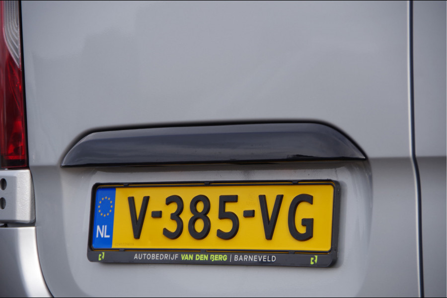 Mercedes-Benz Sprinter 319 3.0 CDI V6 L2H1 AUT. LED, MBUX 10'', 3.5T TREKHAAK, LEDER, 360 CAMERA, ADAPT. CRUISE, CLIMA, NAVI, PARKEERSENSOREN, NL AUTO,