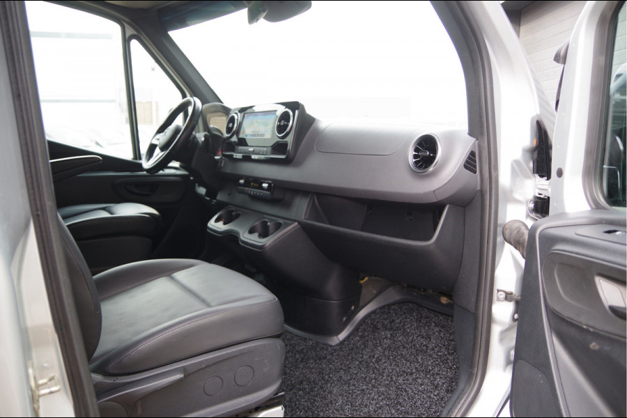 Mercedes-Benz Sprinter 319 3.0 CDI V6 L2H1 AUT. LED, MBUX 10'', 3.5T TREKHAAK, LEDER, 360 CAMERA, ADAPT. CRUISE, CLIMA, NAVI, PARKEERSENSOREN, NL AUTO,