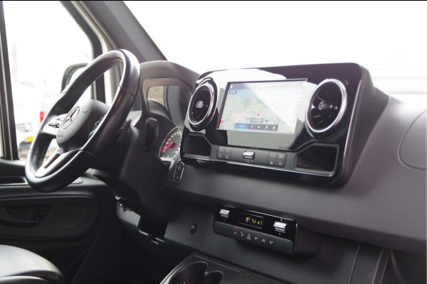 Mercedes-Benz Sprinter 319 3.0 CDI V6 L2H1 AUT. LED, MBUX 10'', 3.5T TREKHAAK, LEDER, 360 CAMERA, ADAPT. CRUISE, CLIMA, NAVI, PARKEERSENSOREN, NL AUTO,