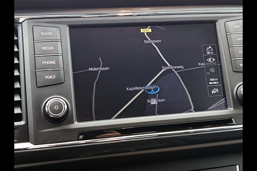 Seat Ateca 1.0 EcoTSI Style Business Intense Sport (NL-auto, Carplay, Camera, Trekhaak, Parkeersen V+A, Navi, Climate Con, Etc))