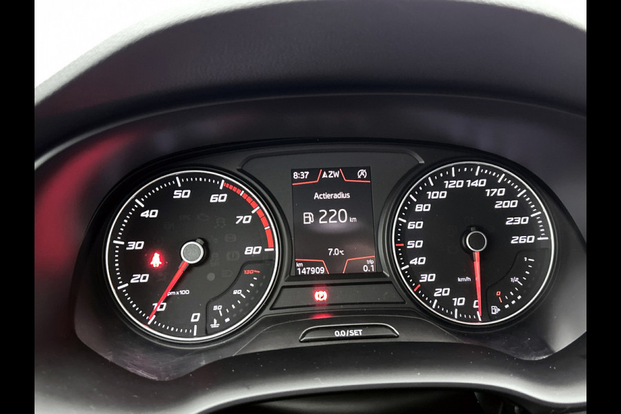 Seat Ateca 1.0 EcoTSI Style Business Intense Sport (NL-auto, Carplay, Camera, Trekhaak, Parkeersen V+A, Navi, Climate Con, Etc))