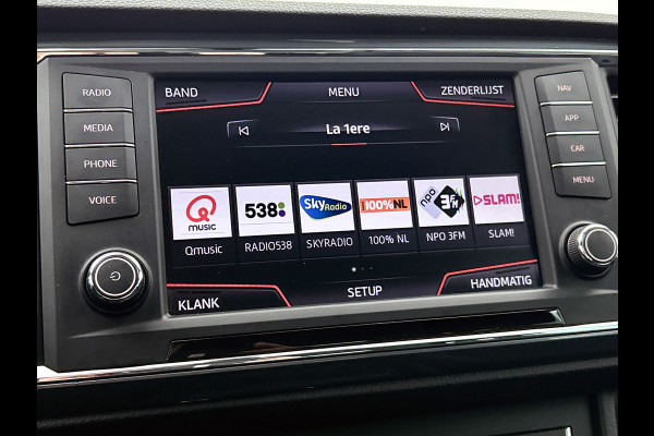 Seat Ateca 1.0 EcoTSI Style Business Intense Sport (NL-auto, Carplay, Camera, Trekhaak, Parkeersen V+A, Navi, Climate Con, Etc))