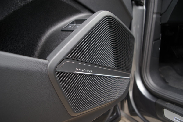 Audi Q5 Sportback 55 TFSI e 367 PK S-Line edition Competition PHEV, Luchtvering, Panoramadak, RS-Leder, Massage