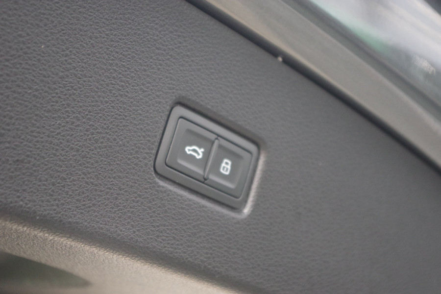 Audi Q5 Sportback 55 TFSI e 367 PK S-Line edition Competition PHEV, Luchtvering, Panoramadak, RS-Leder, Massage