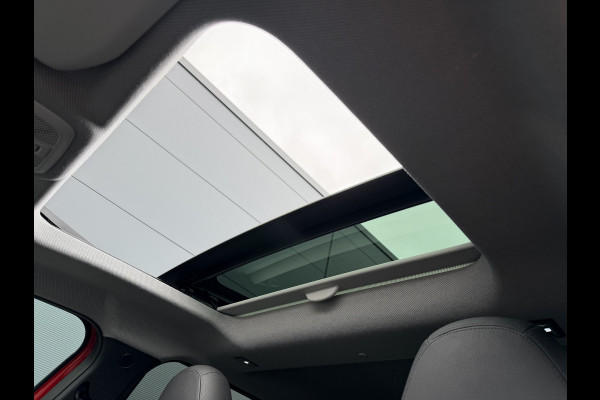 Jeep Avenger 100pk Summit (Elektrisch Schuifdak - JBL - Keyless Entry - Elektrische klep - Leder incl stoelverwarming - LED - Camera - Adapti