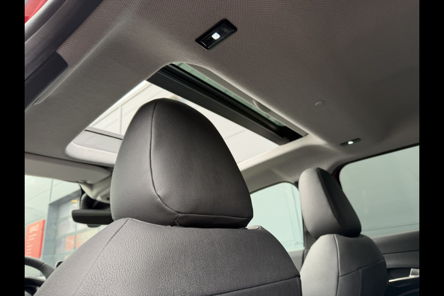 Jeep Avenger 100pk Summit (Elektrisch Schuifdak - JBL - Keyless Entry - Elektrische klep - Leder incl stoelverwarming - LED - Camera - Adapti